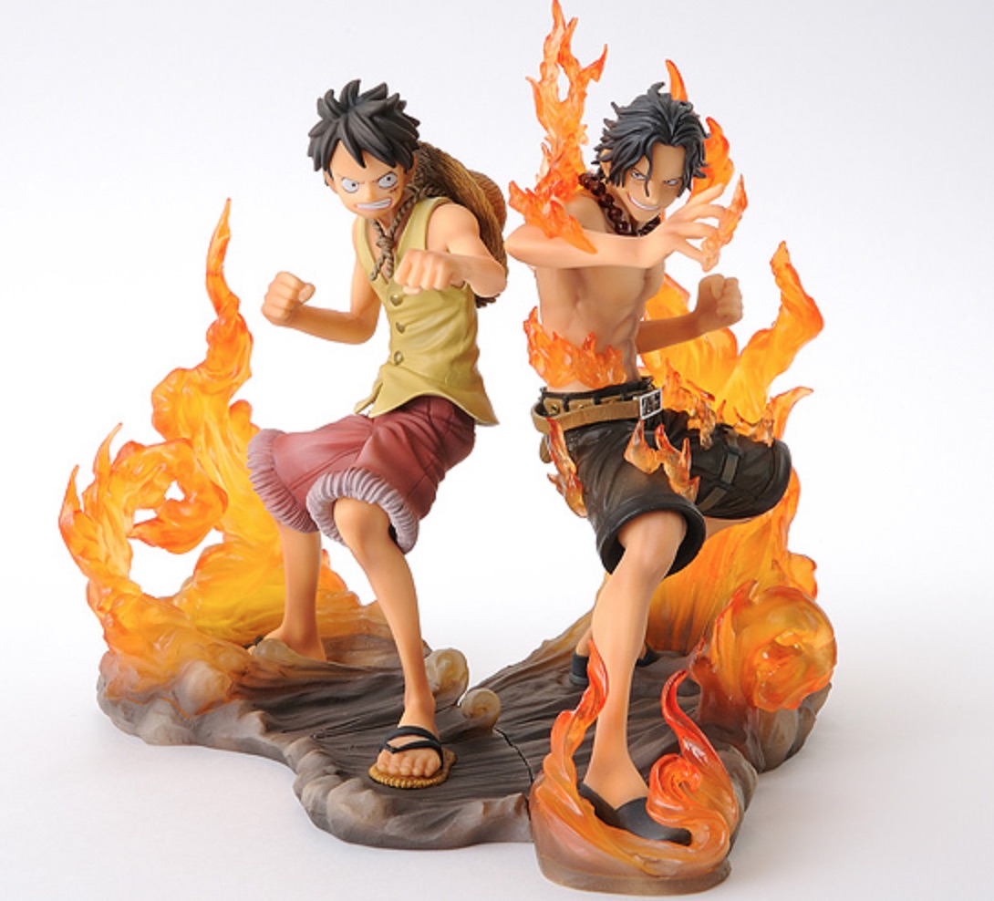 Lot de  2 figurines  Luffy Ace  Mugiwara Shop