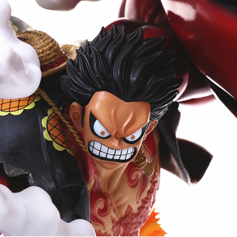 Figurine Luffy Gear 4 poing géant One Piece